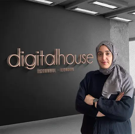 zehra_nur_ozer